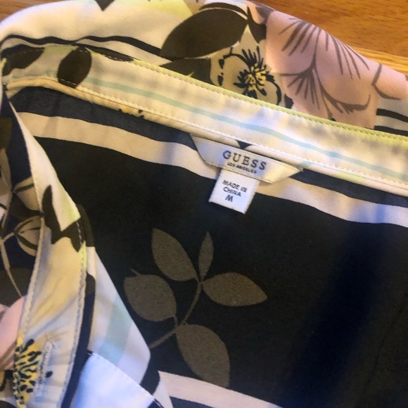 Guess floral off the shoulder top - Picture 3 of 4